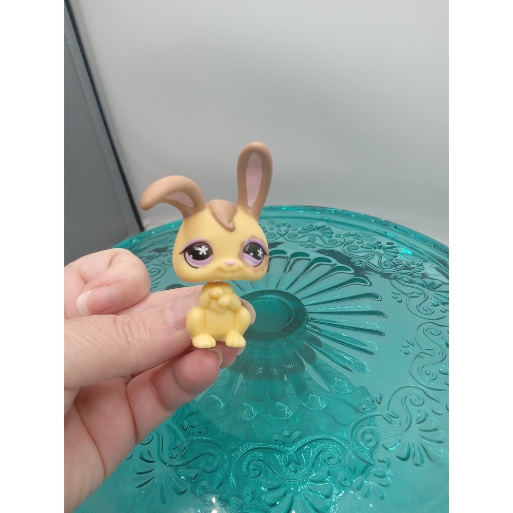 Littlest Pet Shop - #887 - Cuddliest - Brown Tan Purple Eyes Bunny Rabbit